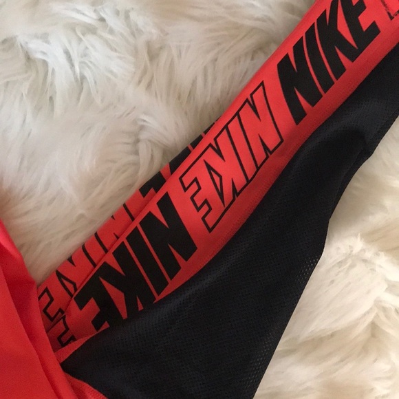 NWT! Nike Sports Bra/Tights 2 piece Set Size Small - Picture 11 of 15